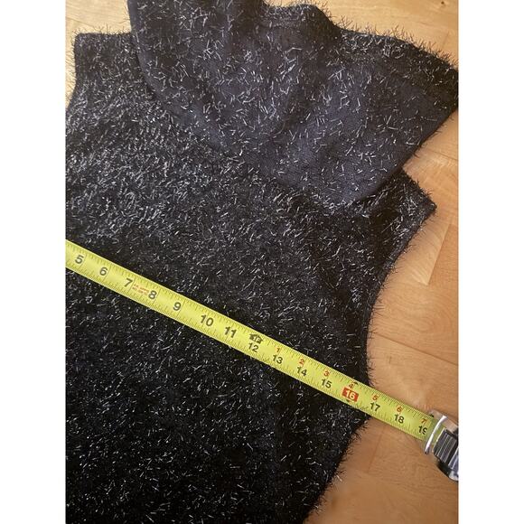 Willie Smith Funnel Neck Black Fuzzy Tinsel Sleeveless Sweater Top M - Picture 4 of 5